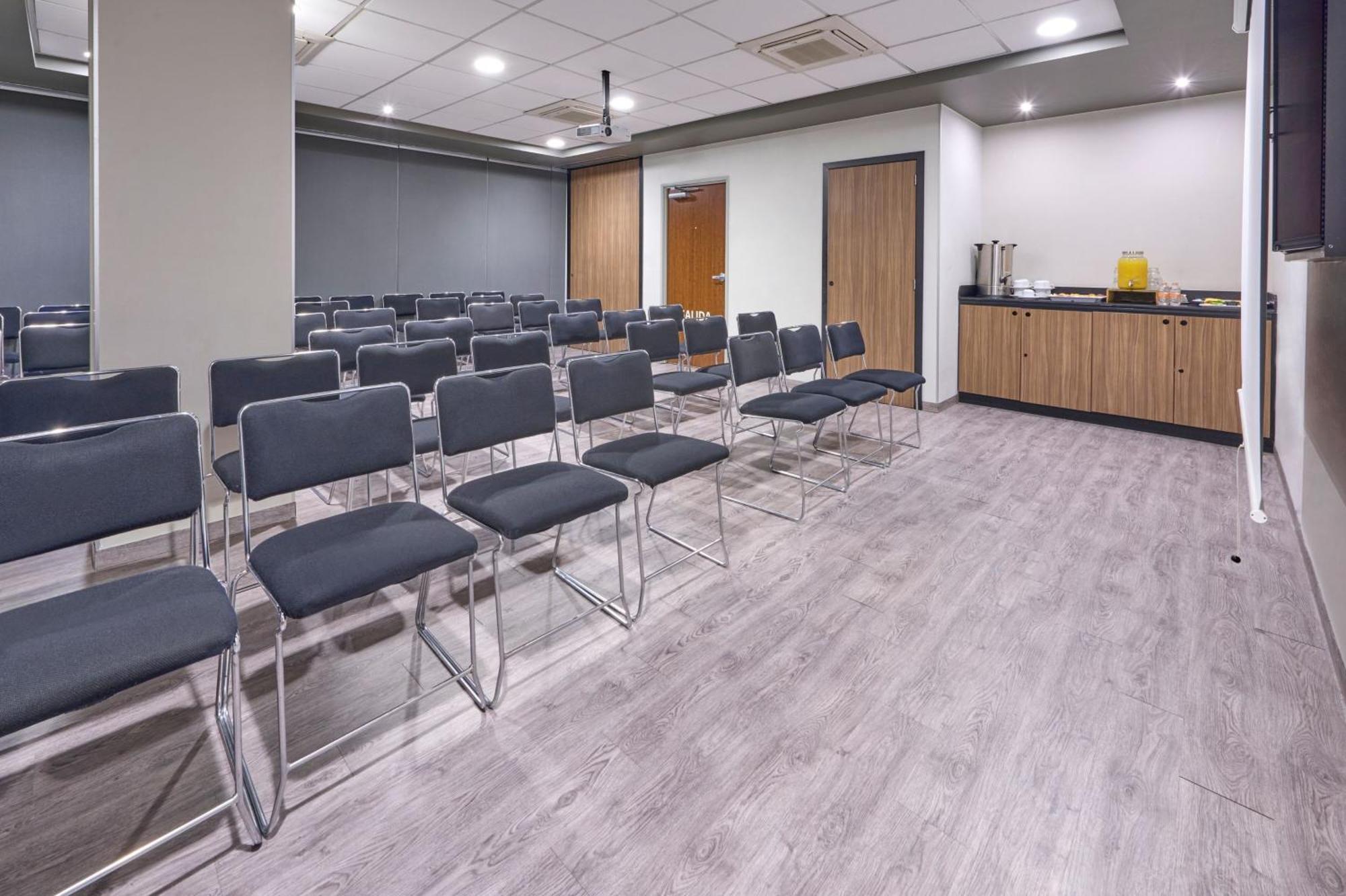 City Express Plus By Marriott Ciudad De Mexico Periferico Sur Tlalpan Exterior photo